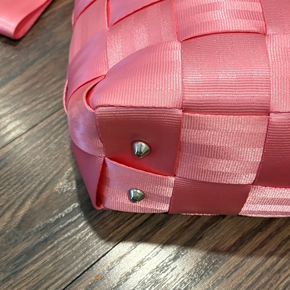 HARVEYS Pink Woven Shoulder Bag - Picture 6 of 11